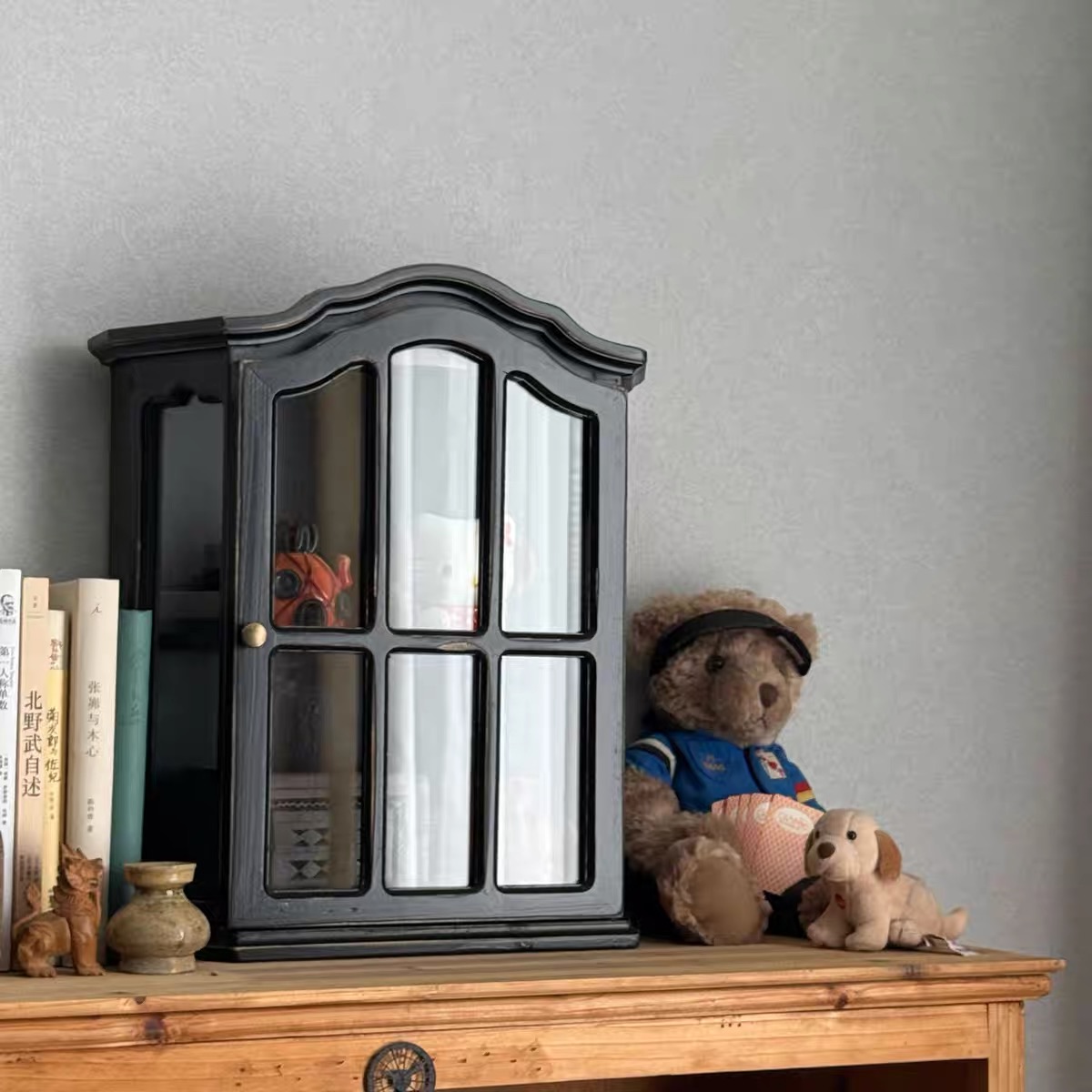 Armoire murale vintage en bois - Vintage Collectible Furniture avis et prix
