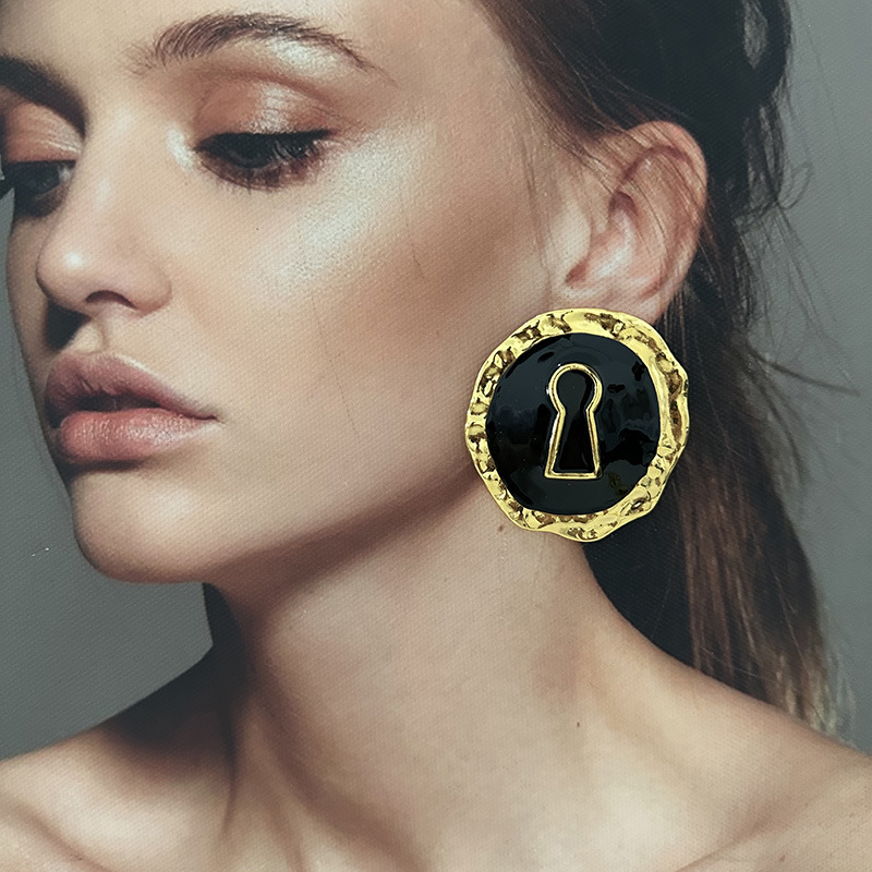 Boucles d'oreilles rondes en a - Vintage Collectible Show avis et prix